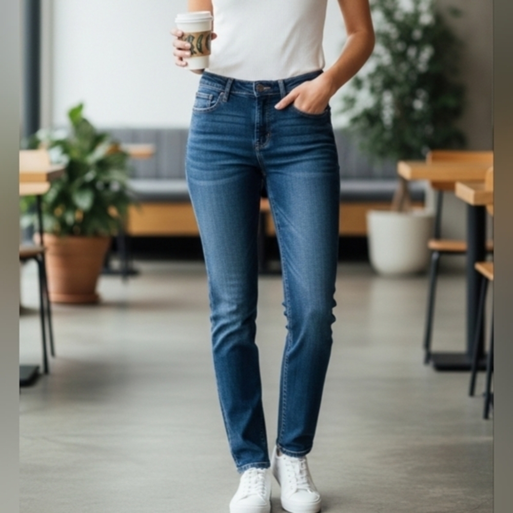 Luck Brand Mid Rise Straight Leg Jeans 8/29 NWT